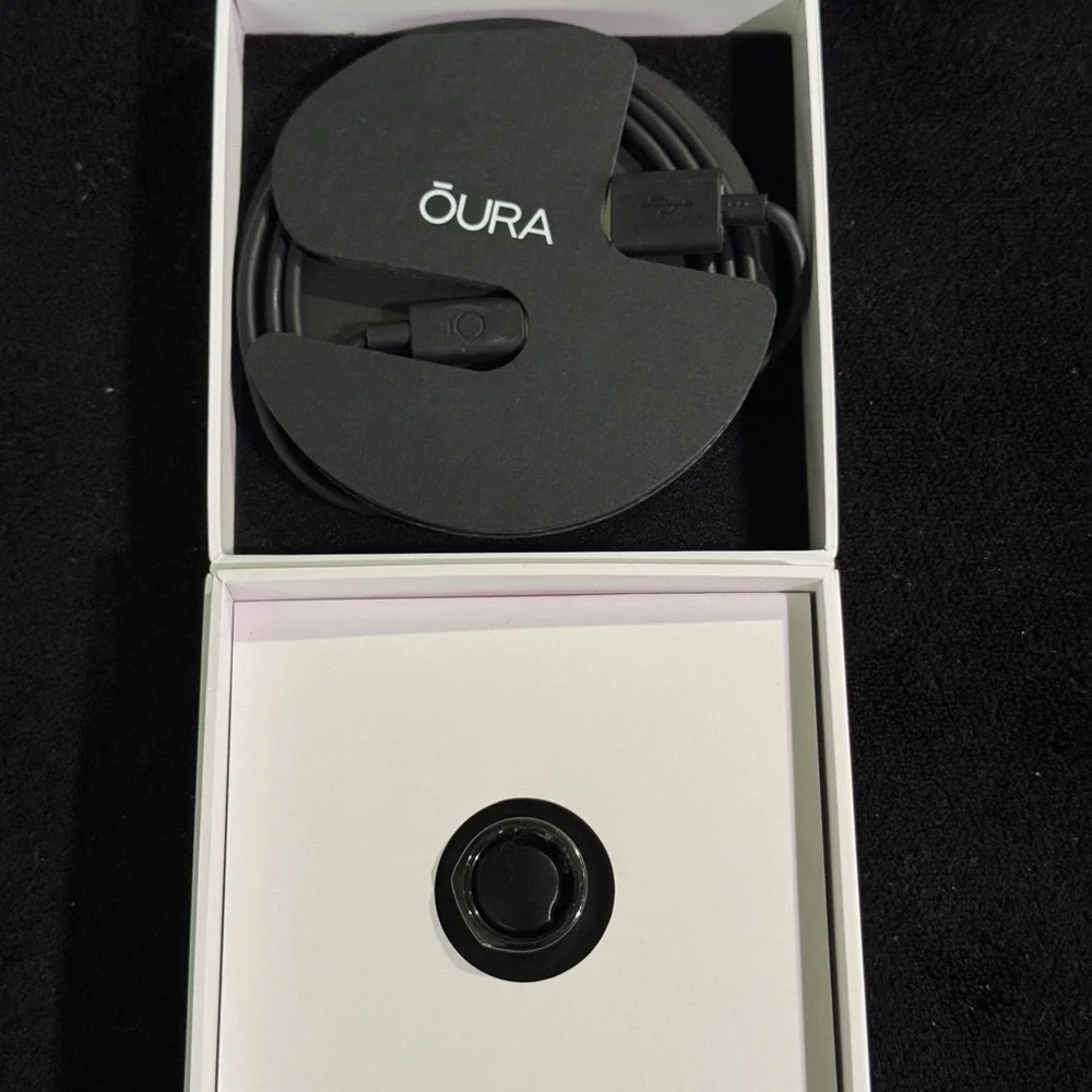 Black Smart Ring OURA HERITAGE GEN 3